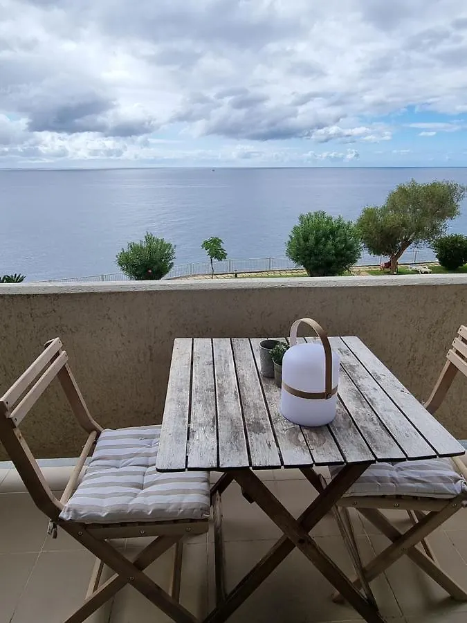 Come Hear The Ocean! Funchal  Apartament